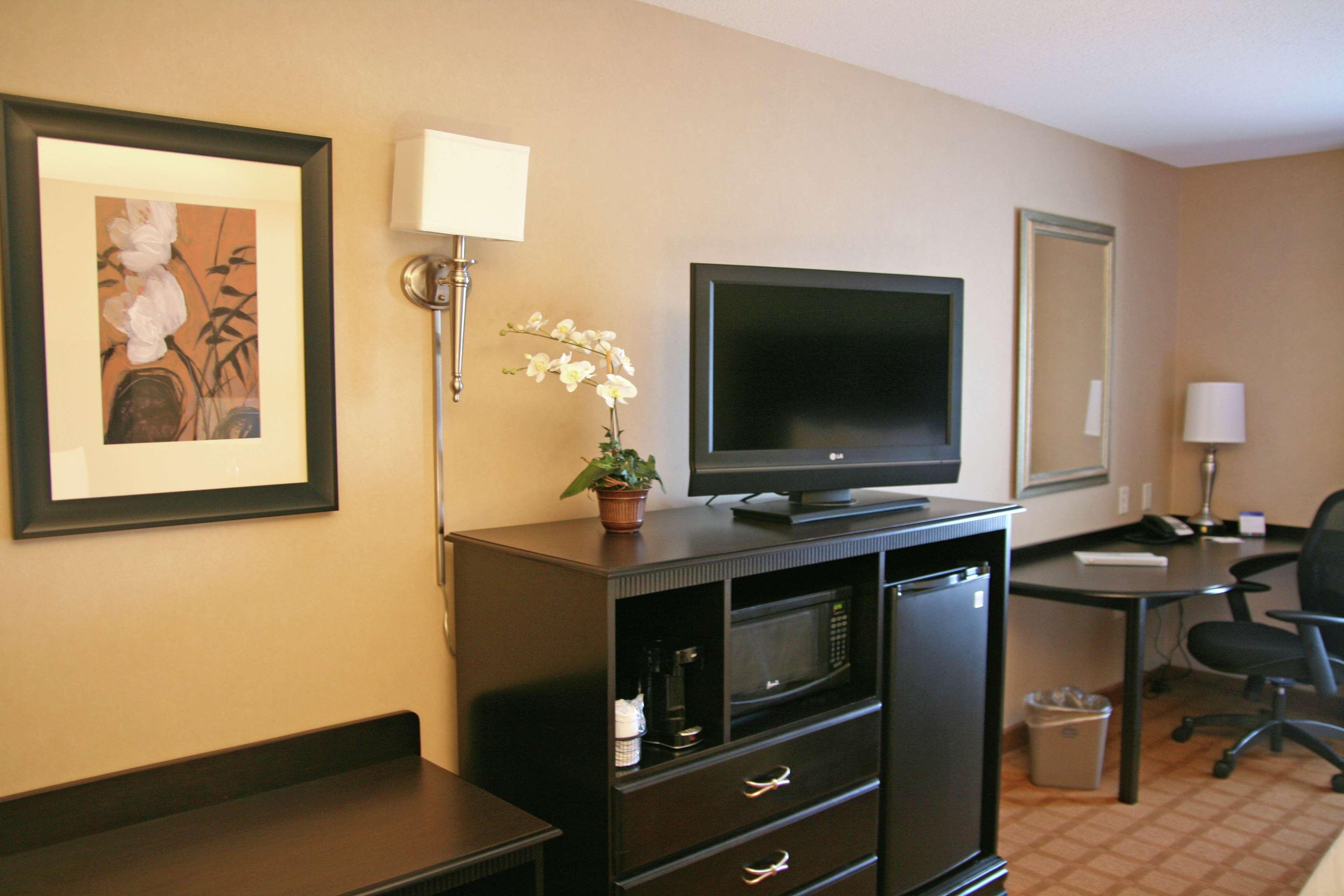 Hampton Inn & Suites Chicago/Сент-Чарльз Экстерьер фото