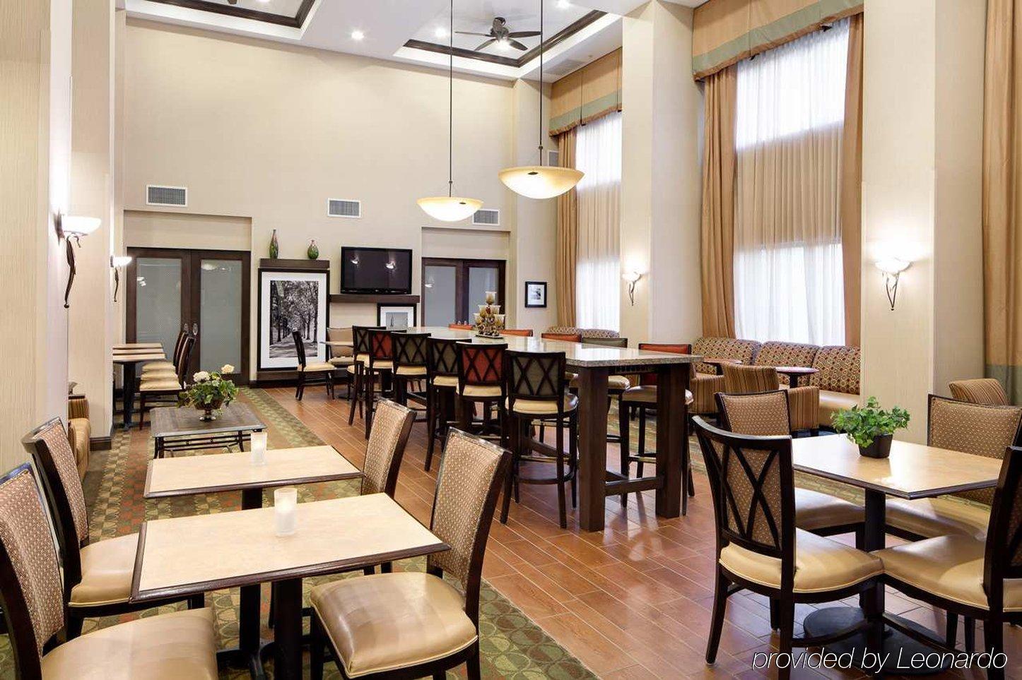 Hampton Inn & Suites Chicago/Сент-Чарльз Экстерьер фото